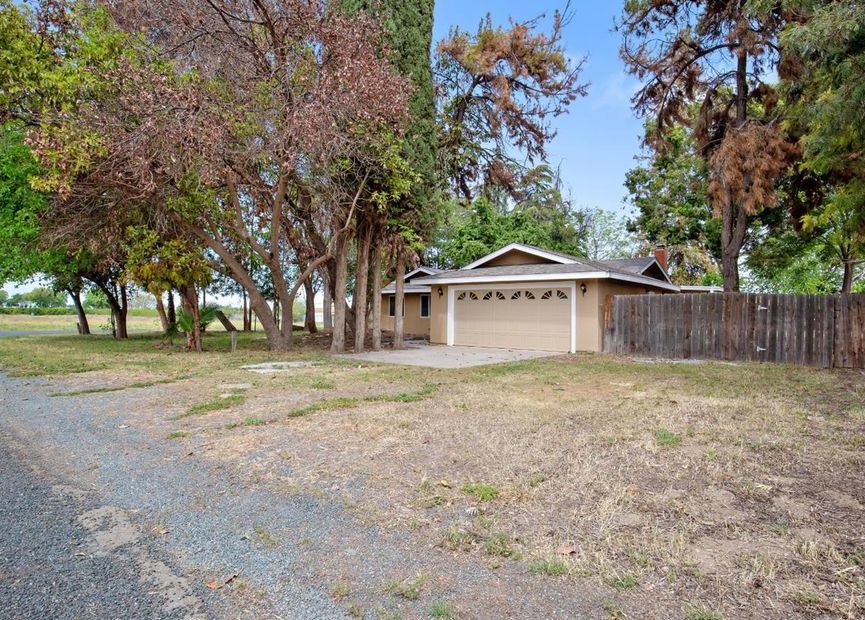 Badger Hill Ave, Exeter, CA 93221, Foreclosure 220,000 3BD / 2BH