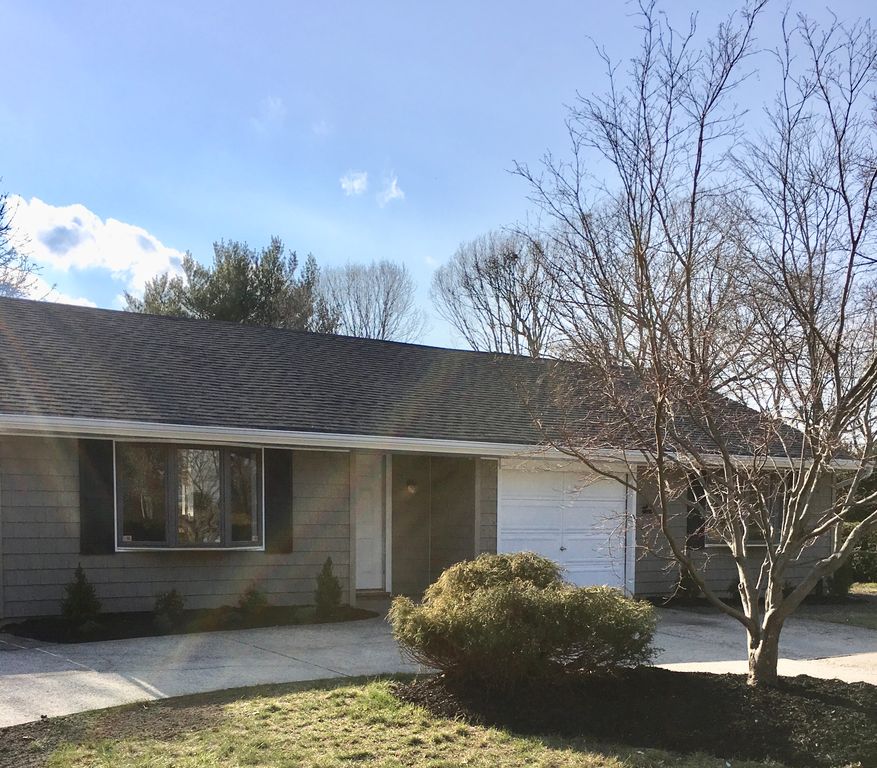 Boyle Rd, Selden, NY 11784, Foreclosure 335,000 3BD / 1BH