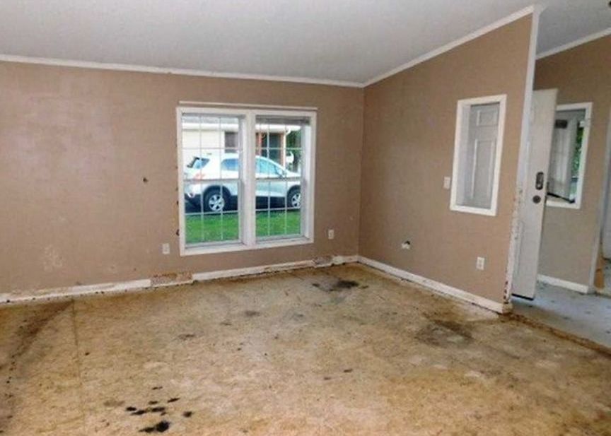 Vero Dr, Poughkeepsie, NY 12603, Foreclosure 99,100 3BD / 2BH