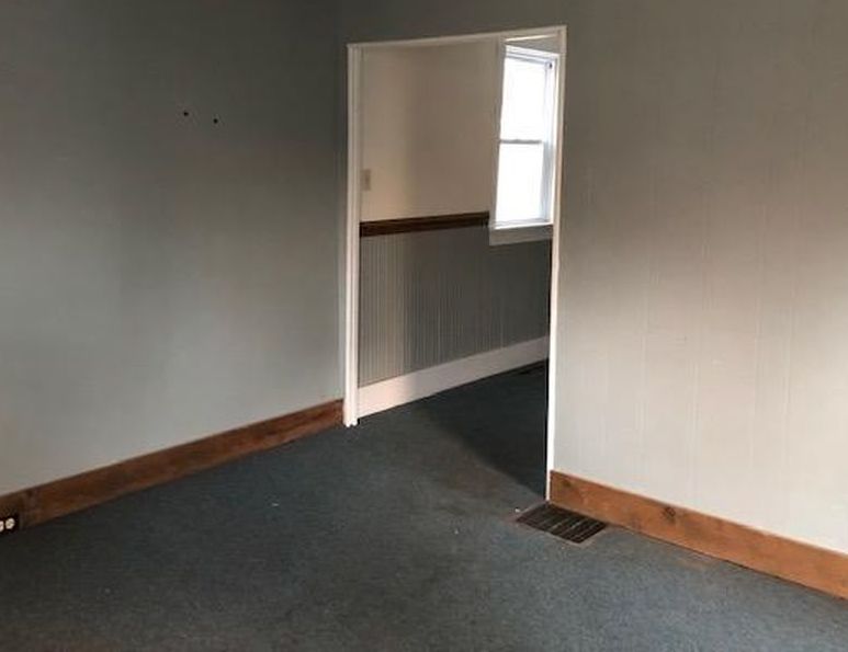 Waltz Pl, Williamsport, PA 17701, Foreclosure Call 3BD / 1BH