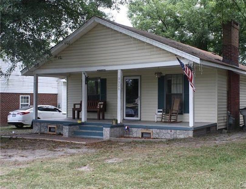 W 5th Ave, Gastonia, NC 28052, Foreclosure 69,900 2BD / 1BH