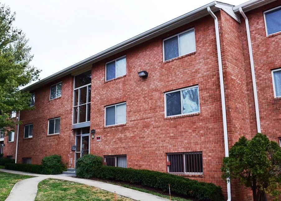 Markham Ln Apt 1, Hyattsville, MD 20785, Foreclosure 84,900 2BD