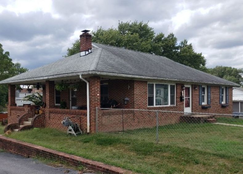 Woodbury Ave, Martinsburg, WV 25404, Foreclosure 135,000 3BD / 2BH