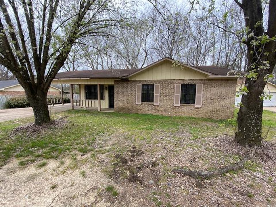 Smith St, West Point, MS 39773, Foreclosure 32,000 3BD / 1BH