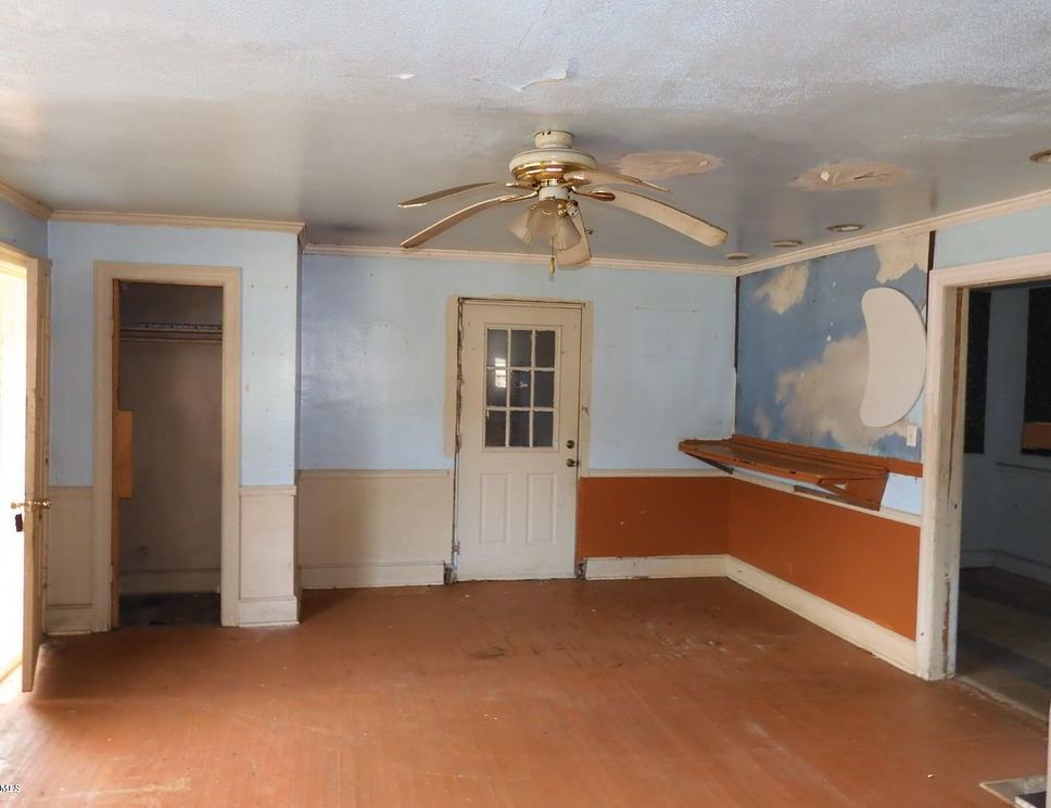 N Dover St, Kinston, NC 28501, Foreclosure Call 2BD / 1BH