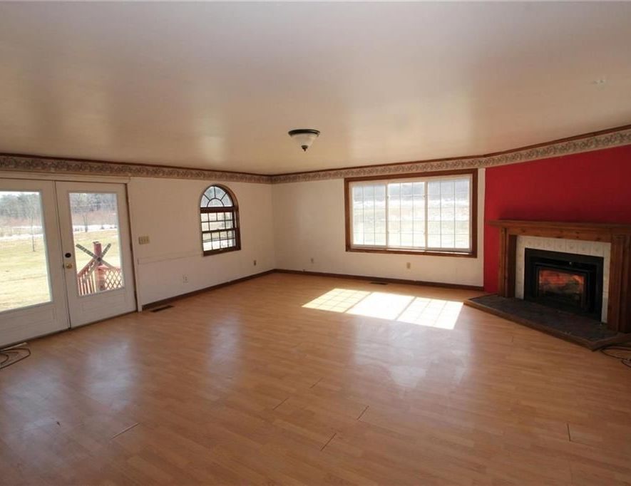 Coombs Rd, Holland Patent, NY 13354, Foreclosure 149,900 3BD / 2BH