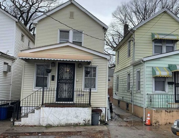 148th St, Jamaica, NY 11436, Foreclosure 260,000 2BD / 2BH
