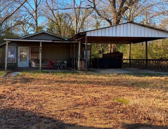 E Chickasaw St, Brookhaven, MS 39601, Foreclosure Call 2BD / 1BH