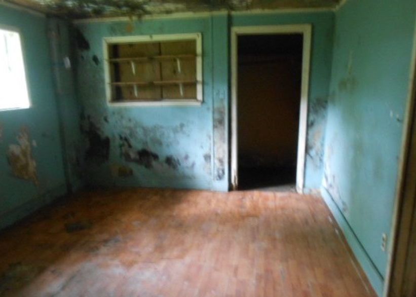 E Chickasaw St, Brookhaven, MS 39601, Foreclosure Call 2BD / 1BH