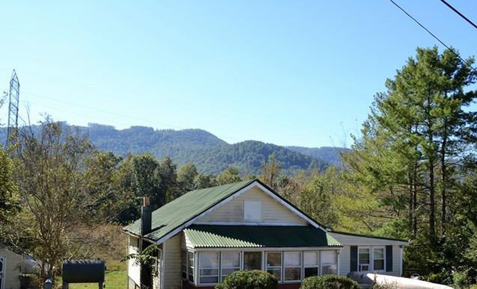 Gates Ave, NC 28655, Foreclosure 87,000 2BD / 1BH