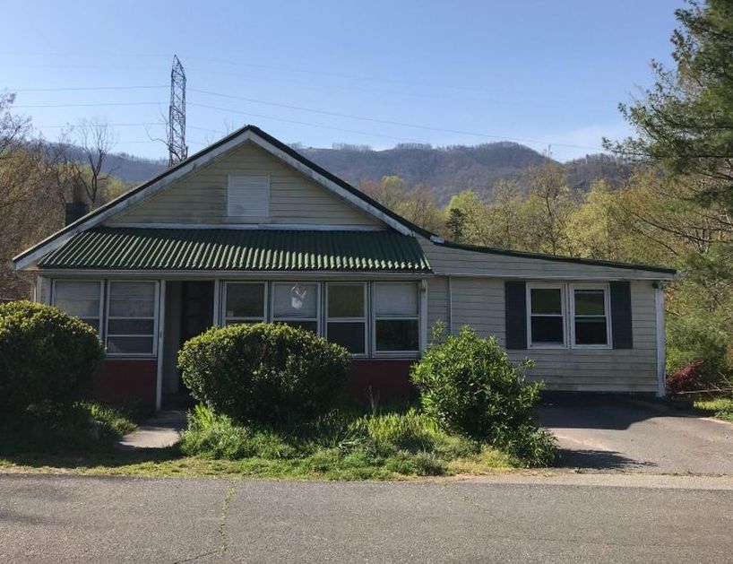 Gates Ave, NC 28655, Foreclosure 87,000 2BD / 1BH