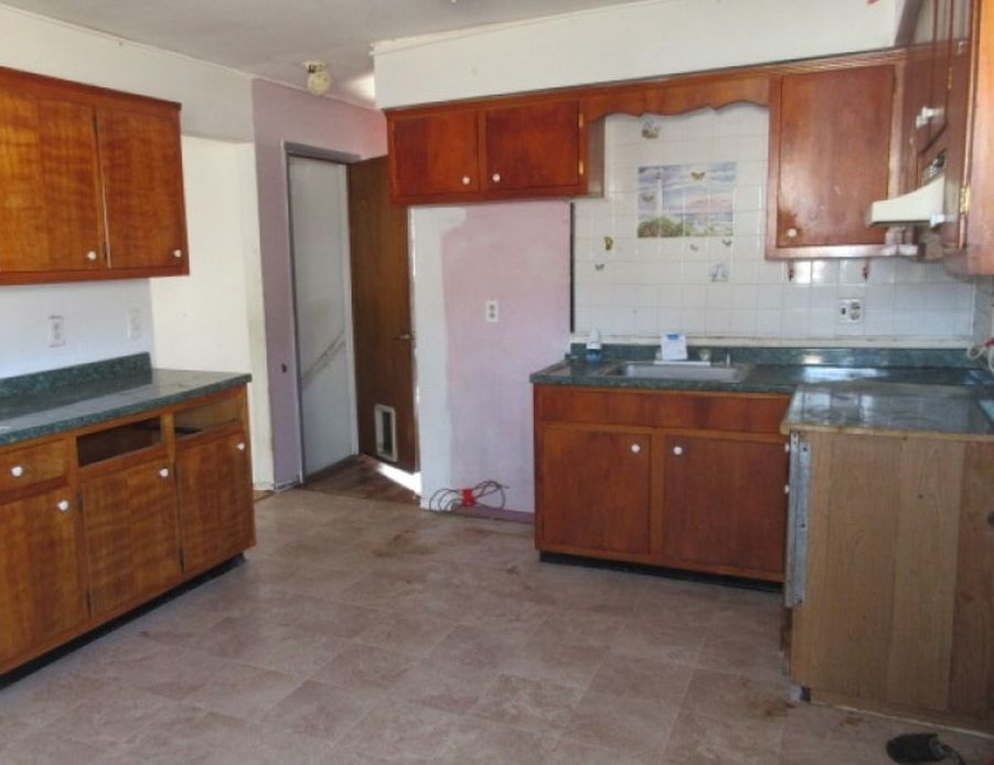 Van Buren Ave, Vernon, NJ 07462, Foreclosure 105,000 4BD / 1BH