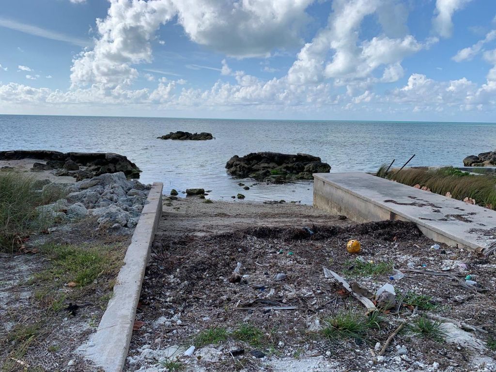 Overseas Hwy, Islamorada, FL 33036, Foreclosure 551,000 3BD / 2BH