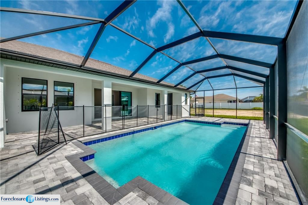 Sw 11th St, Cape Coral, FL 33991, Foreclosure 24,500 4BD / 3BH