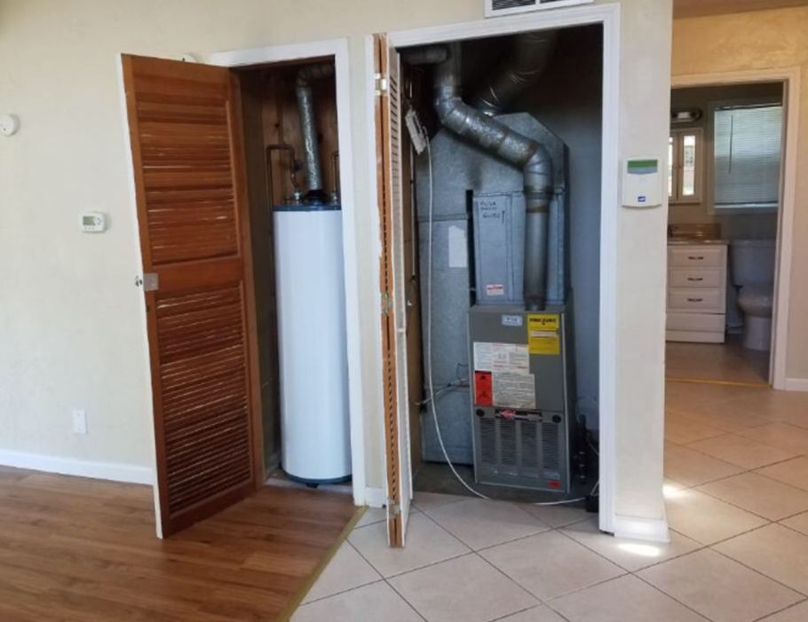 W Hillside Dr, Round Lake, IL 60073, Foreclosure 36,500 2BD / 1BH Foreclosure Listing