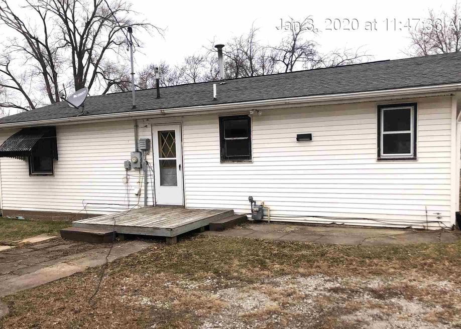 Coyne Center Rd, Milan, IL 61264, Foreclosure 97,000 2BD / 1BH