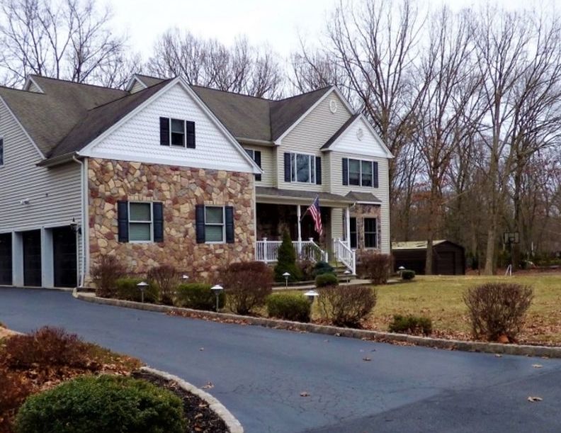 Brett Ct, Oak Ridge, NJ 07438, Foreclosure 674,000 4BD / 5BH