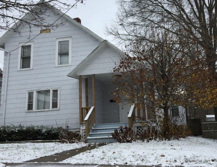 Newton St, Akron, OH 44305, Foreclosure Call 2BD / 2BH