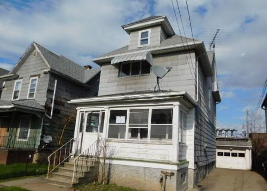 17th St, Niagara Falls, NY 14301, Foreclosure Call 3BD / 1BH