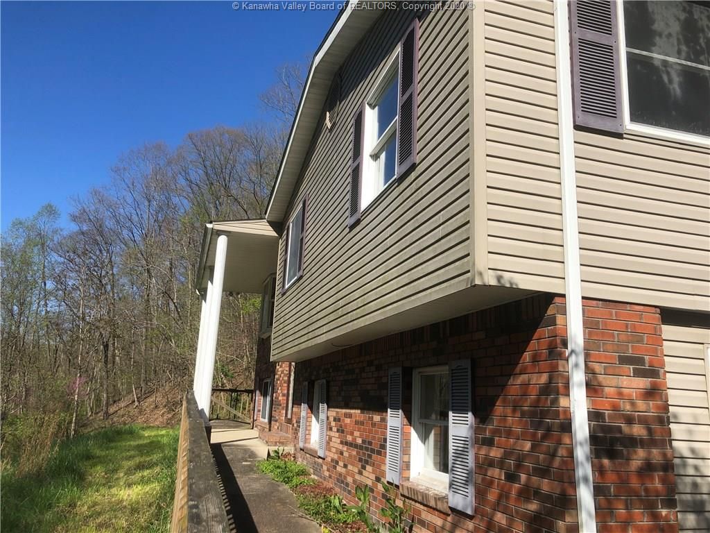 Cape Cod Dr, Chapmanville, WV 25508, Foreclosure 40,000 3BD / 2BH