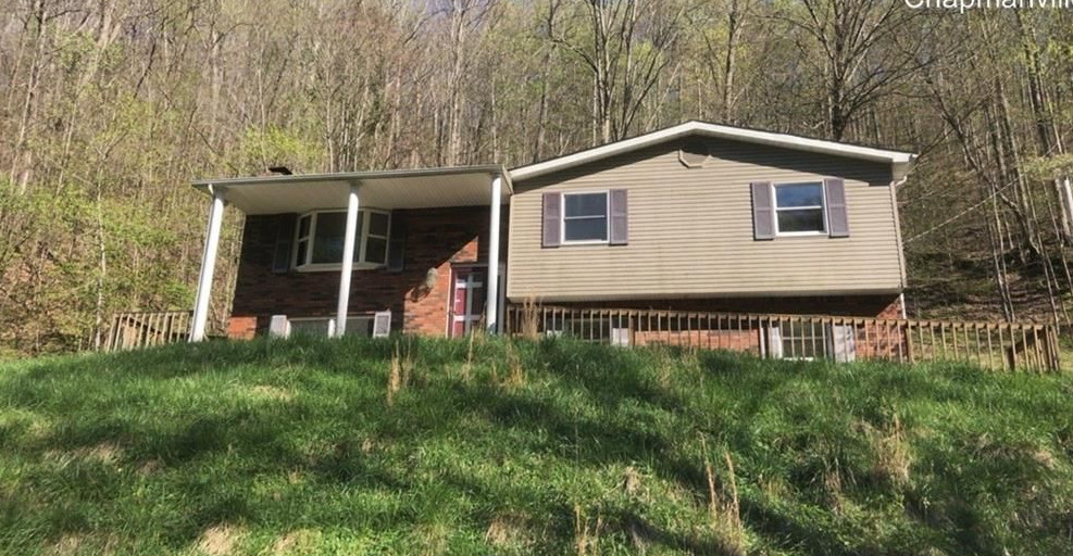 Cape Cod Dr, Chapmanville, WV 25508, Foreclosure 40,000 3BD / 2BH