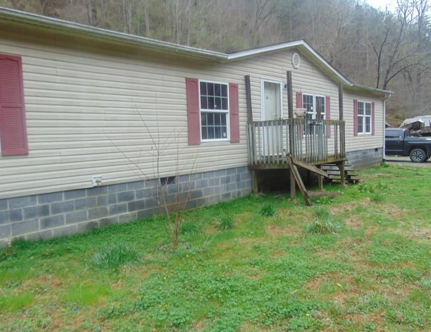 Greasy Crk, Shelbiana, KY 41562, Foreclosure Call 4BD / 2BH