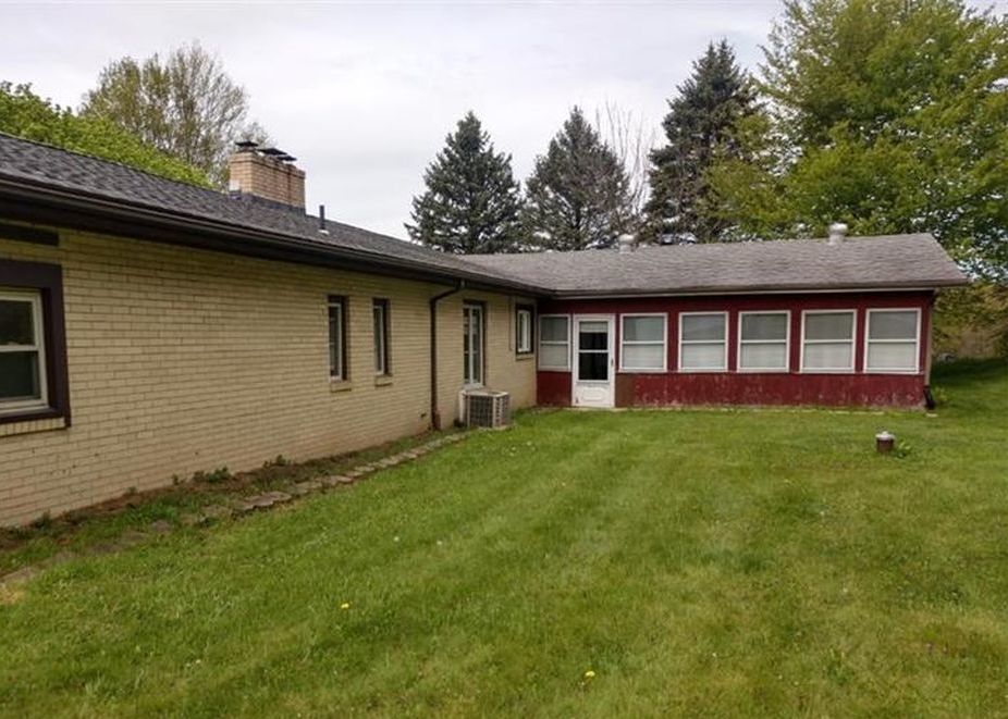 Ellwood Rd, New Castle, PA 16101, Foreclosure 58,000 3BD / 2BH
