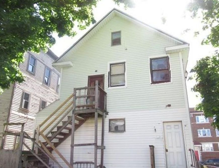 Kossuth St, Bridgeport, CT 06608, Foreclosure 119,900 4BD / 2BH