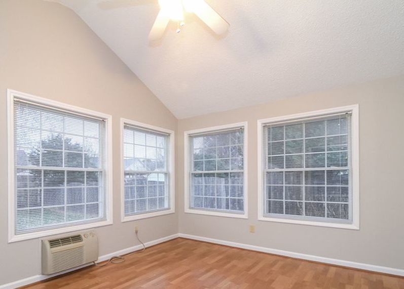 Ardmore Village Ln, Winston Salem, NC 27127, Foreclosure 155,500