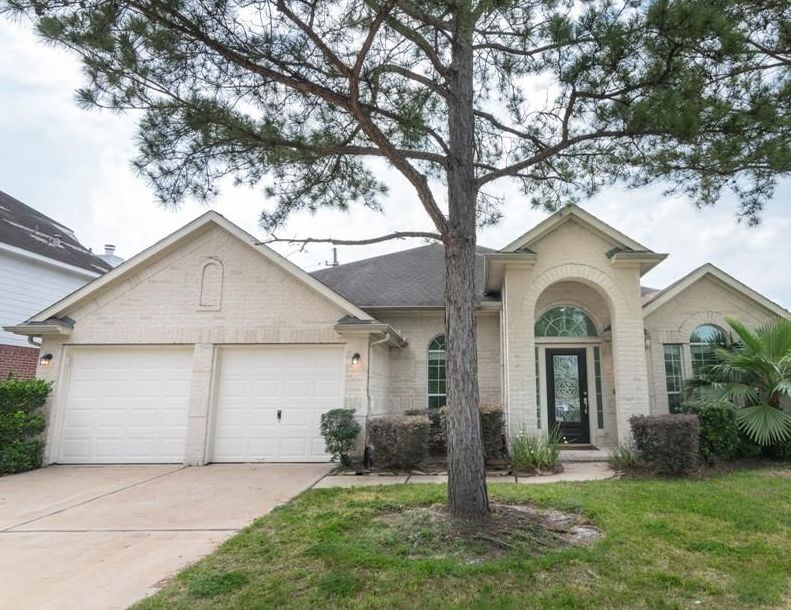 Bay Manor St, Pearland, TX 77584, Foreclosure 255,000 3BD / 2BH
