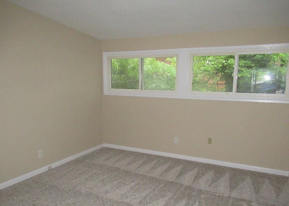 Woodhurst Dr, Hazelwood, MO 63042, Foreclosure 89,000 4BD / 2BH