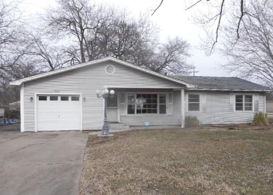 Fredonia St, Muskogee, OK 74403, Foreclosure 118,000 3BD / 2BH
