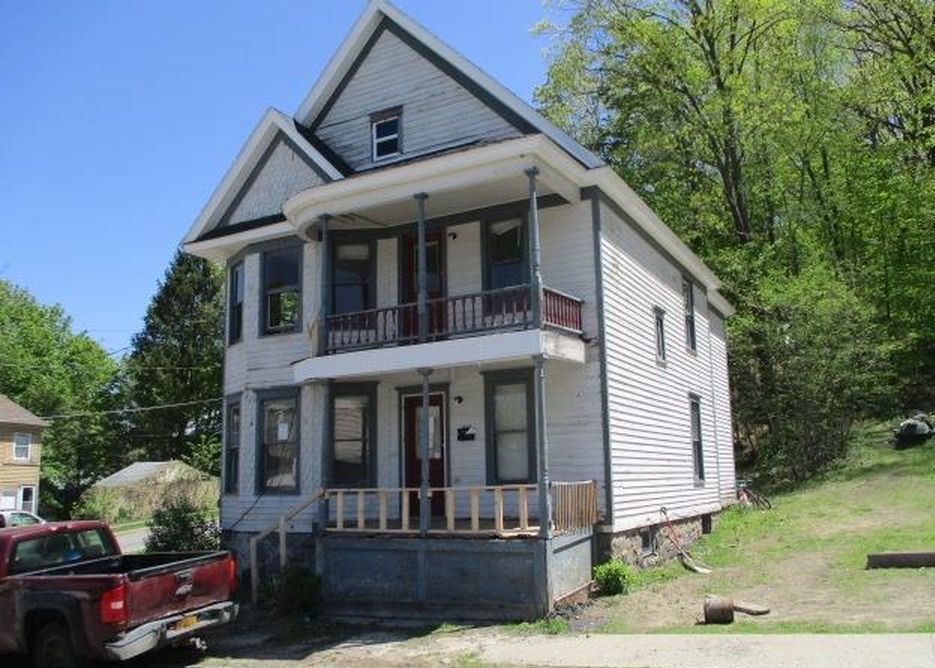 Division St, Gloversville, NY 12078, Foreclosure Call 3BD / 2BH Foreclosure Listing 29827997
