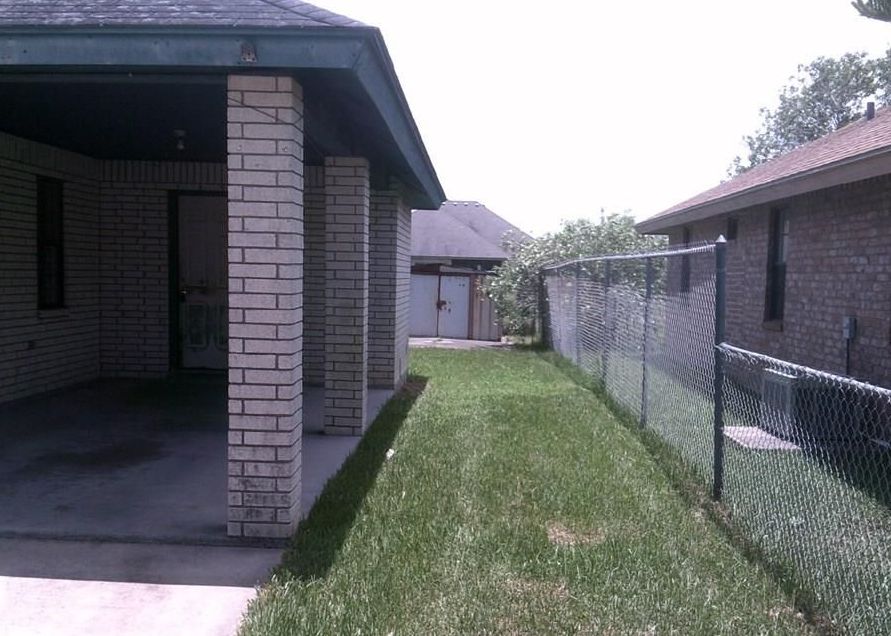 E 10th St, Los Fresnos, TX 78566, Foreclosure 64,900 3BD / 2BH