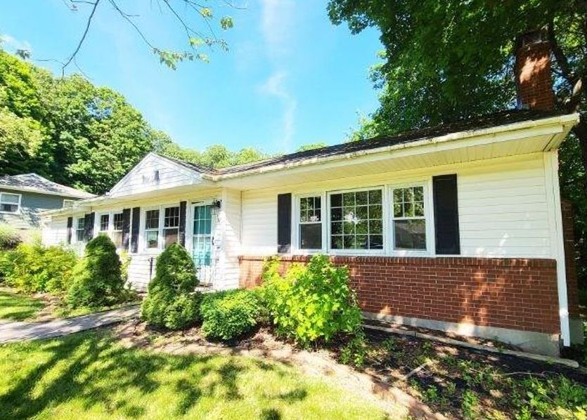Wayne Rd, Wallingford, CT 06492, Foreclosure 190,000 3BD / 2BH