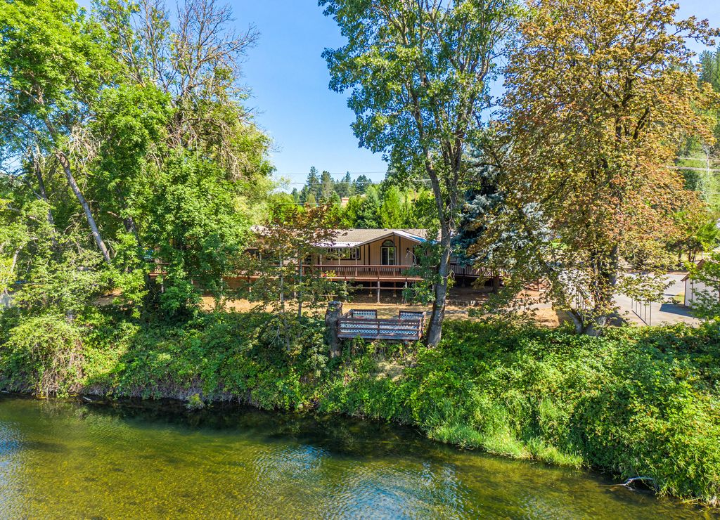 N Applegate Rd, Grants Pass, OR 97527, Foreclosure 425,000 4BD / 5BH Foreclosure Listing