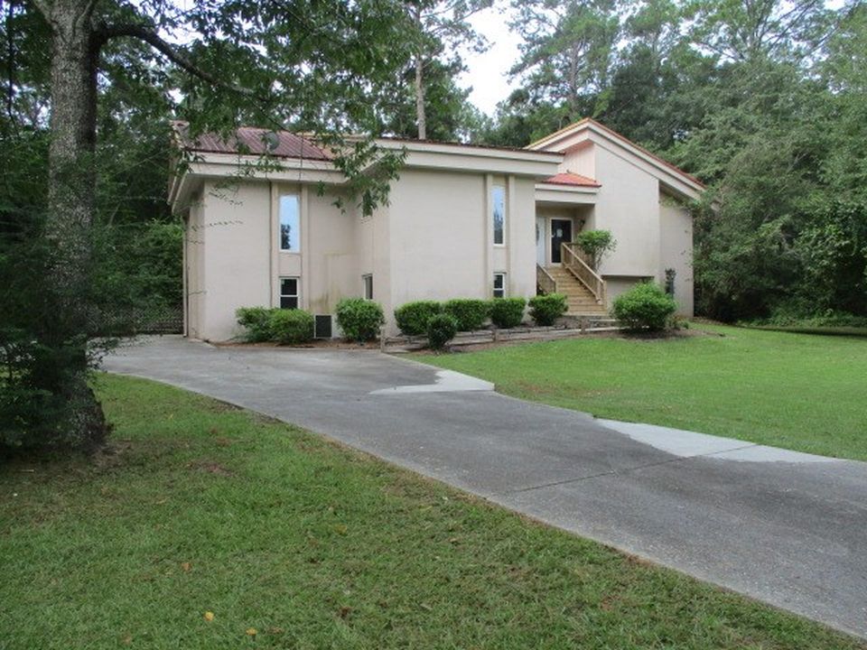 Smithbriar Dr, Valdosta, GA 31602, Foreclosure 232,950 5BD / 3BH Foreclosure Listing