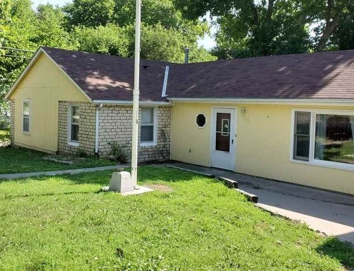 S ster St, Junction City, KS 66441, Foreclosure 71,500 4BD
