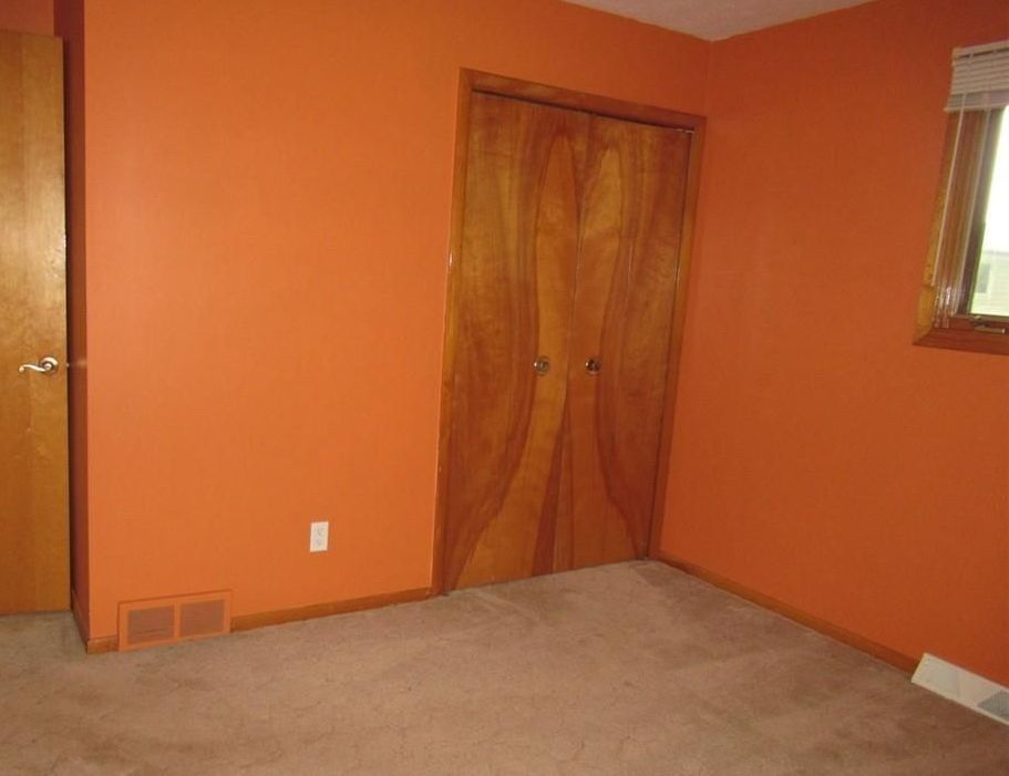 Wesley Dr, Strongsville, OH 44136, Foreclosure 183,000 3BD / 3BH