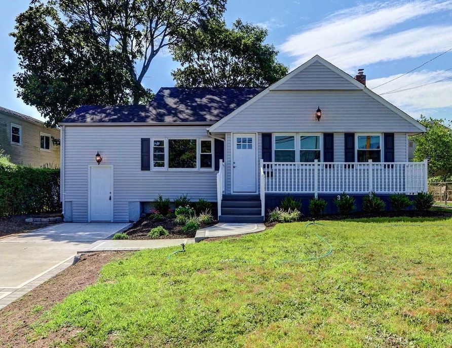 Hicksville Rd, Massapequa, NY 11758, Foreclosure 549,900 3BD / 2BH