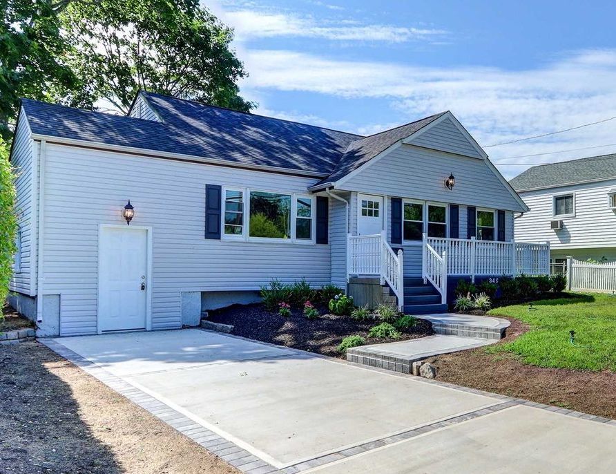 Hicksville Rd, Massapequa, NY 11758, Foreclosure 549,900 3BD / 2BH