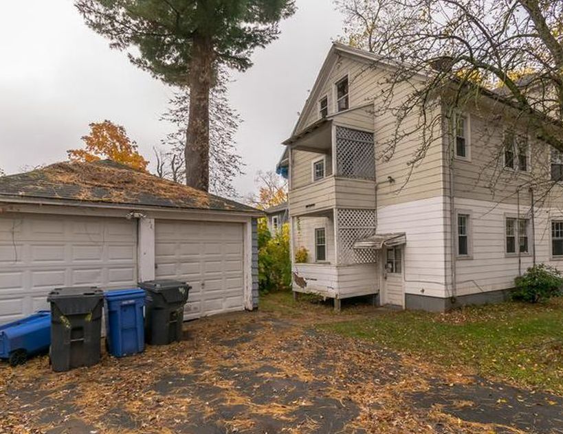 Blue Hills Ave, Hartford, CT 06112, Foreclosure 132,500 8BD / 3BH