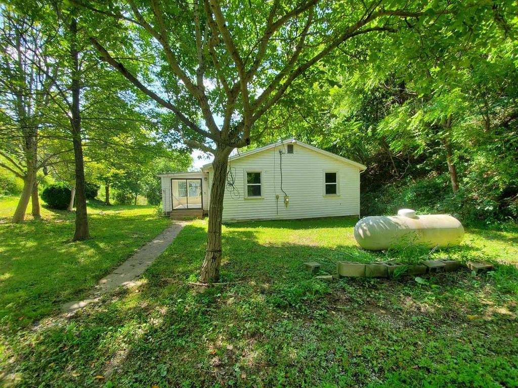 W Midland Trl, Lexington, VA 24450, Foreclosure 69,900 2BD / 1BH