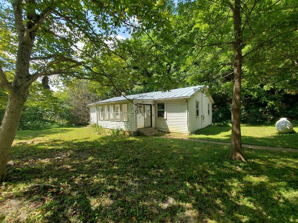 W Midland Trl, Lexington, VA 24450, Foreclosure 69,900 2BD / 1BH