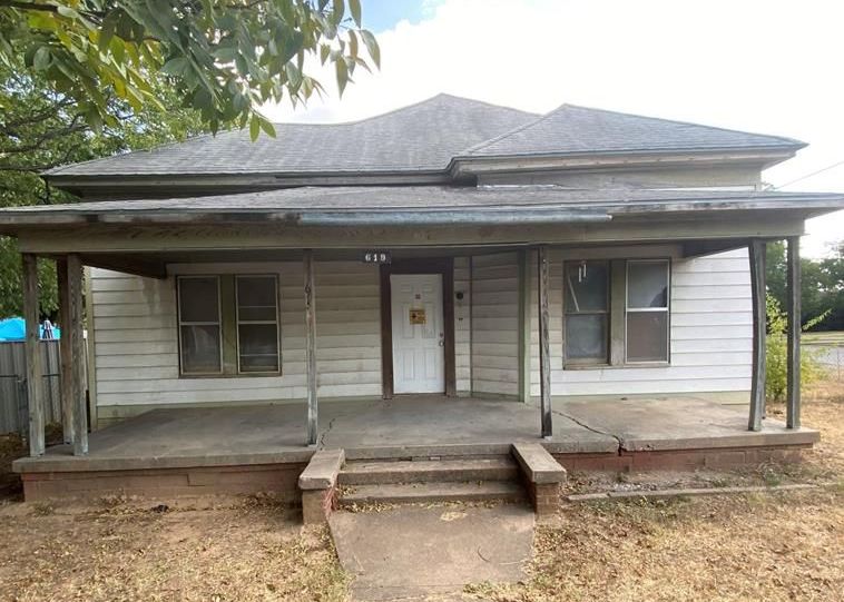 Sw 10th St, Mineral Wells, TX 76067, Foreclosure Call 2BD / 1BH