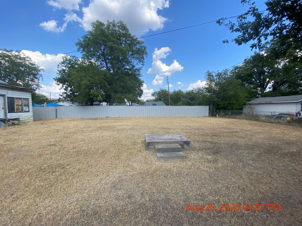 Sw 10th St, Mineral Wells, TX 76067, Foreclosure Call 2BD / 1BH