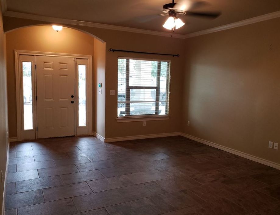 Starling Creek Loop, Laredo, TX 78045, Foreclosure 317,903 4BD / 3