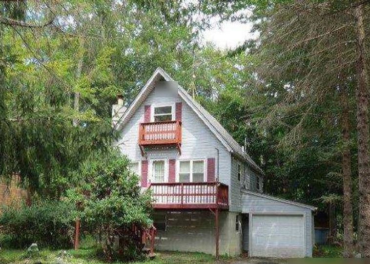 Pembrook Dr, Tobyhanna, PA 18466, Foreclosure 433,200 2BD / 1BH