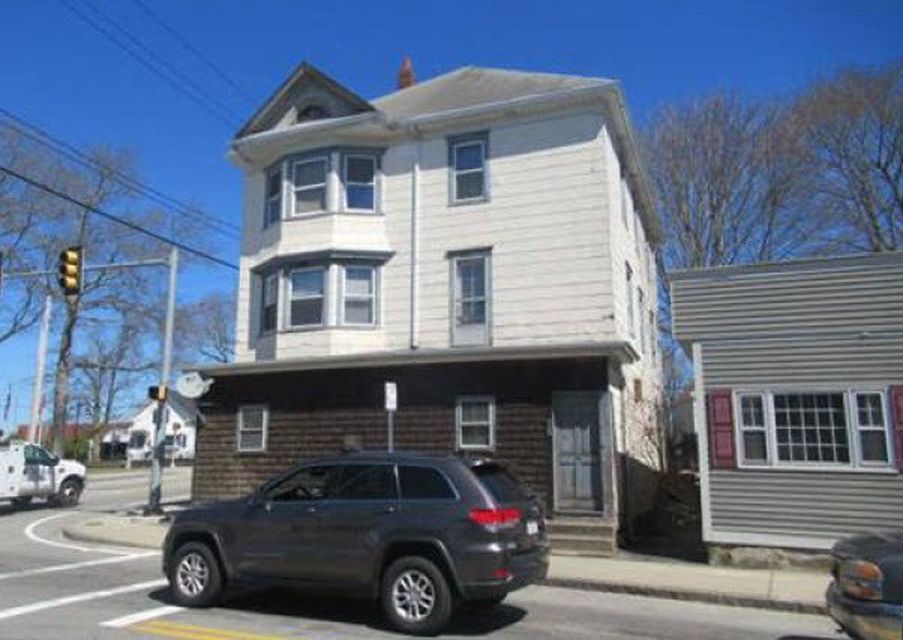 Main St, Fairhaven, MA 02719, Foreclosure 104,000 6BD / 3BH