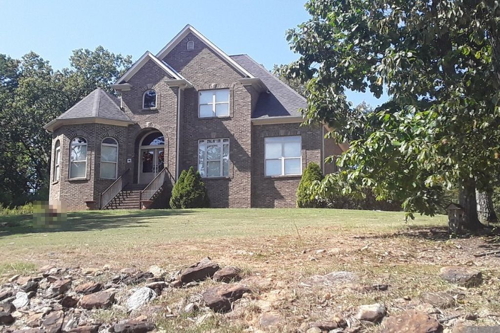 Lakeview Dr, Pinson, AL 35126, Foreclosure 213,300 4BD / 3.5BH Foreclosure Listing 29869055